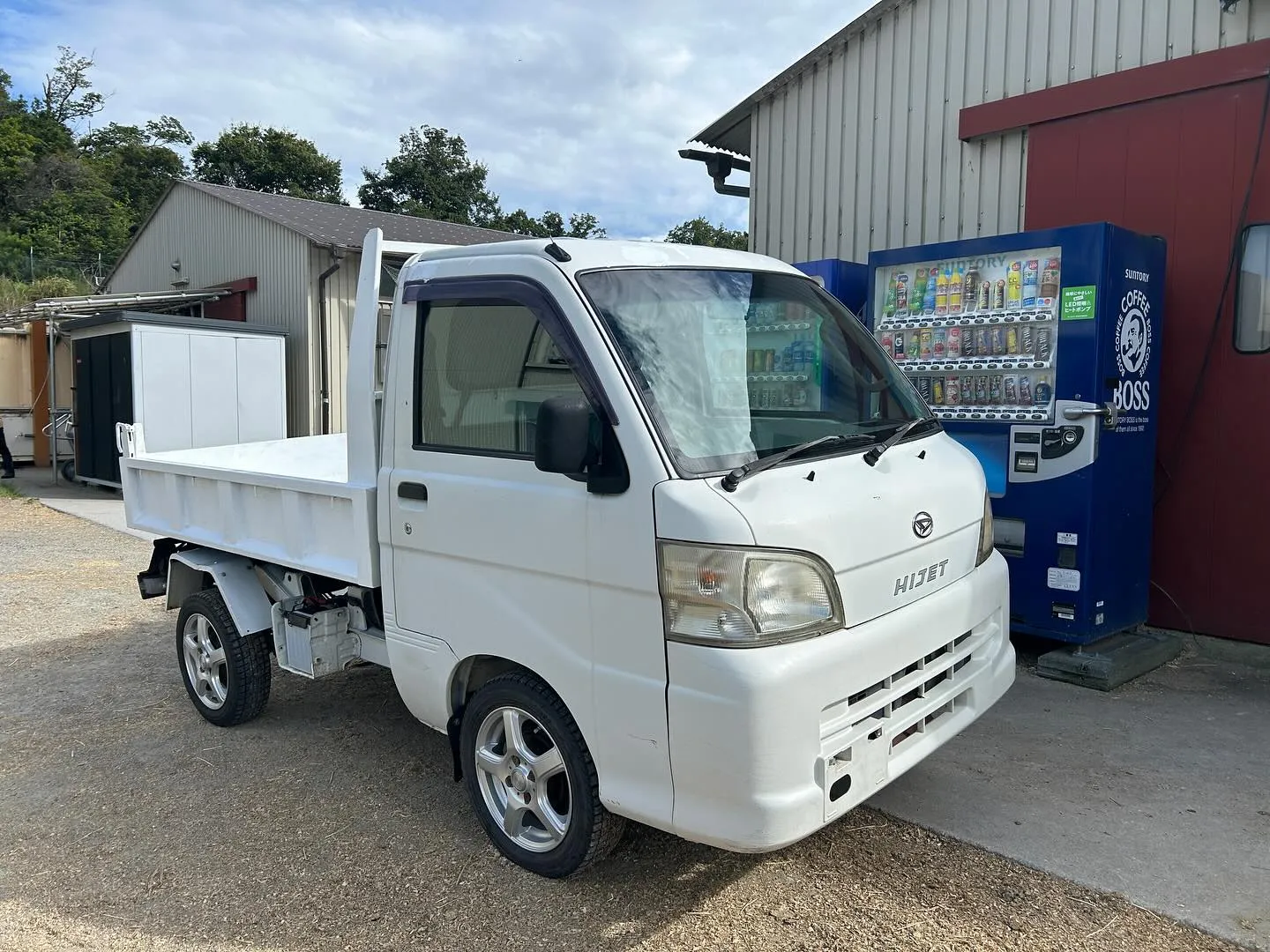 三重県松阪市の中古車販売店マーヴェリックカーズです‼️