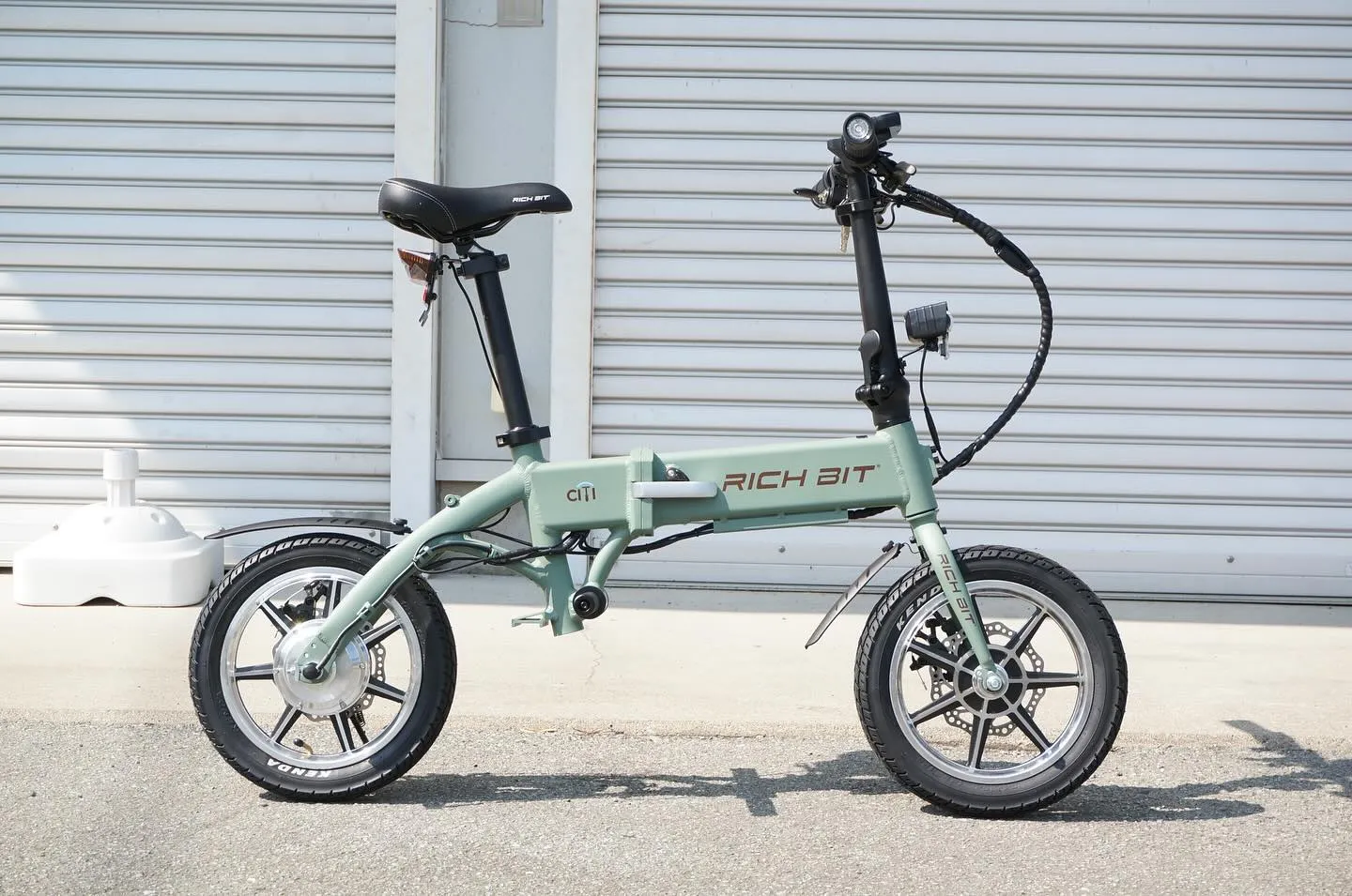 三重県松阪市のバイク販売店マーヴェリックカーズです‼️