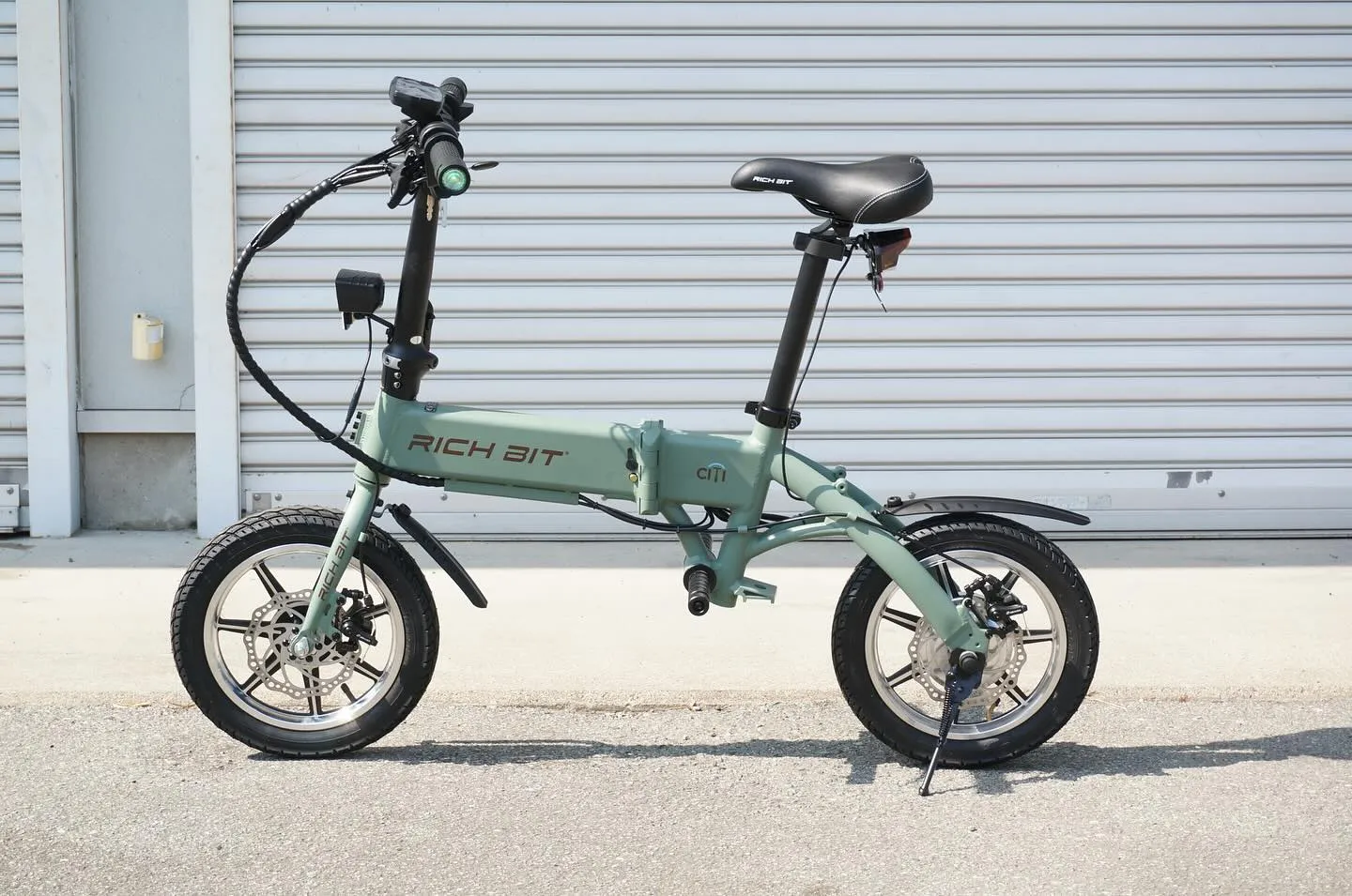 三重県松阪市のバイク販売店マーヴェリックカーズです‼️