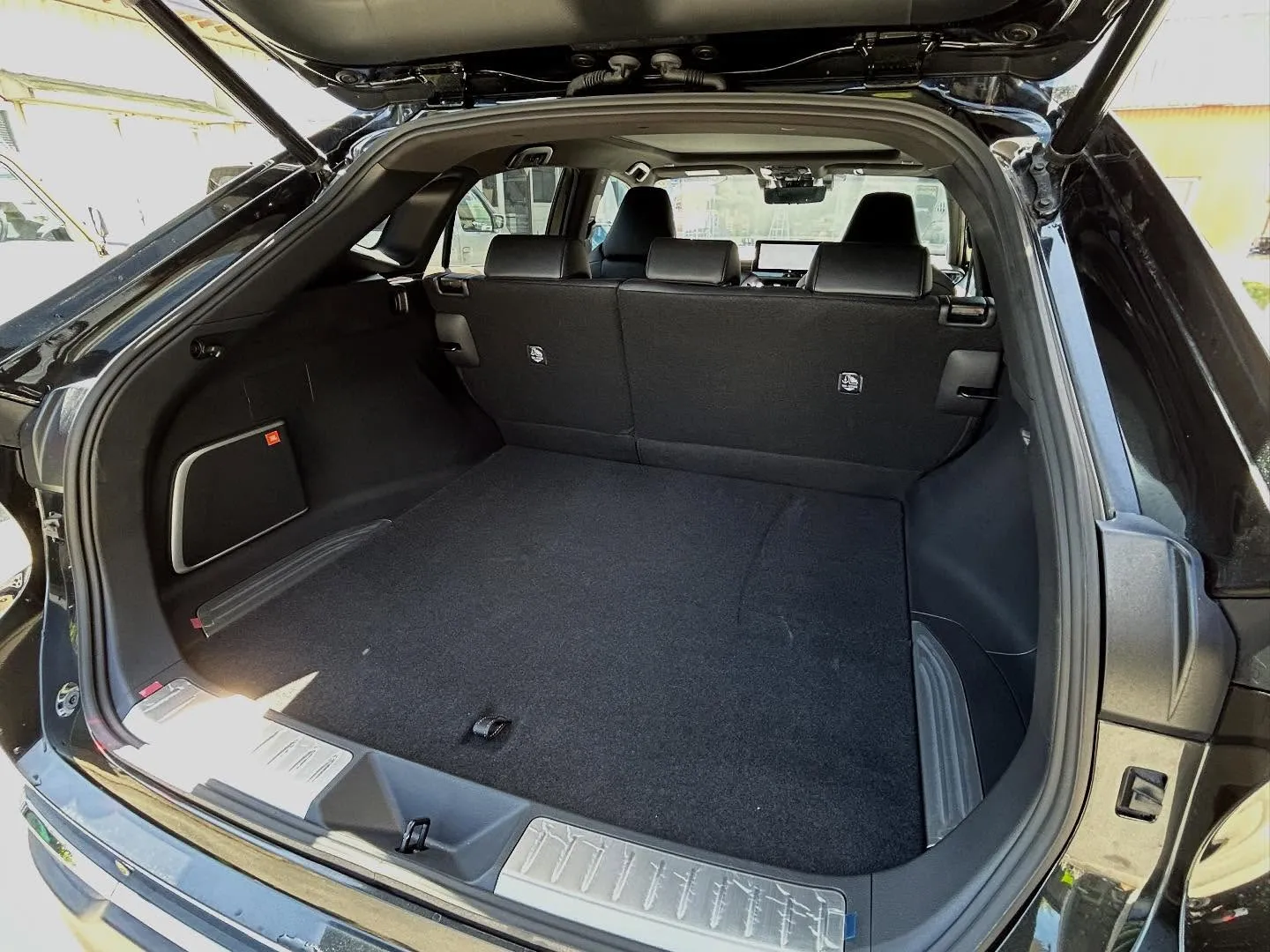 三重県松阪市のクルマ販売店マーヴェリックカーズです‼️