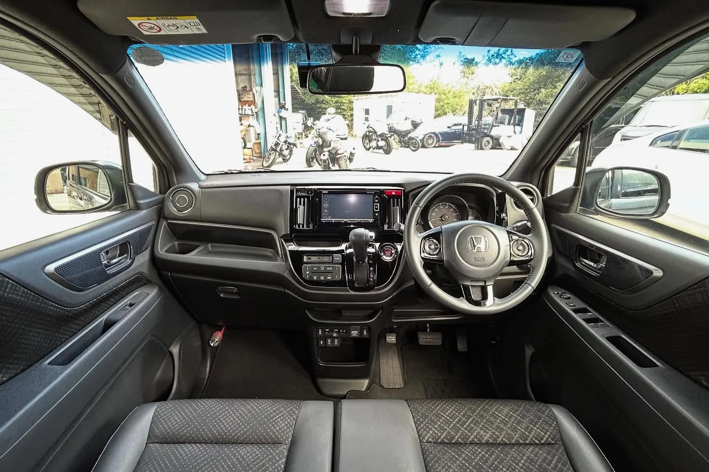 三重県松阪市の中古車販売店マーヴェリックカーズです‼️