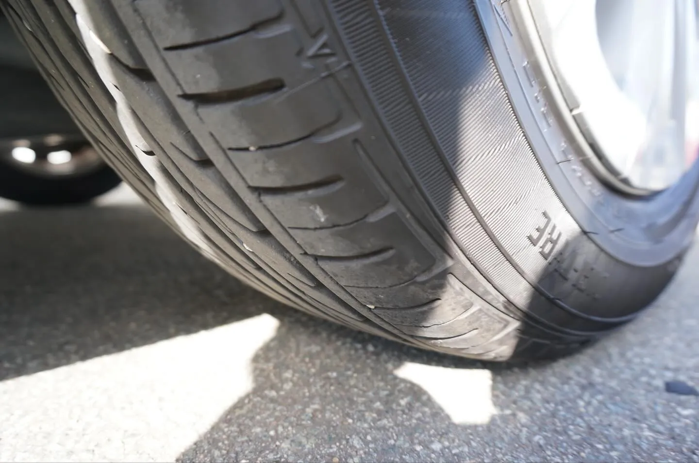 三重県松阪市の中古車販売店マーヴェリックカーズです。