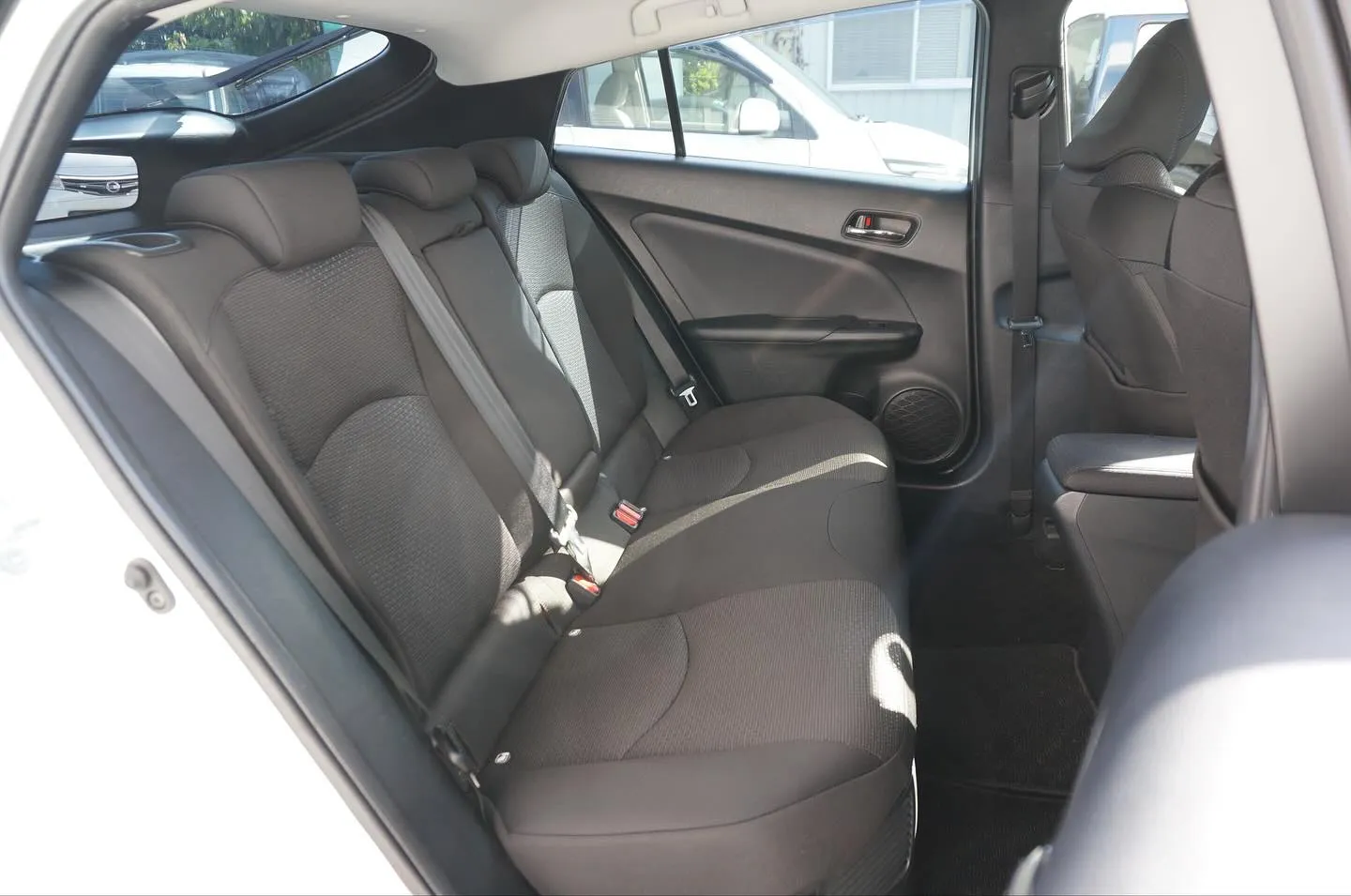 三重県松阪市の中古車販売店マーヴェリックカーズです。