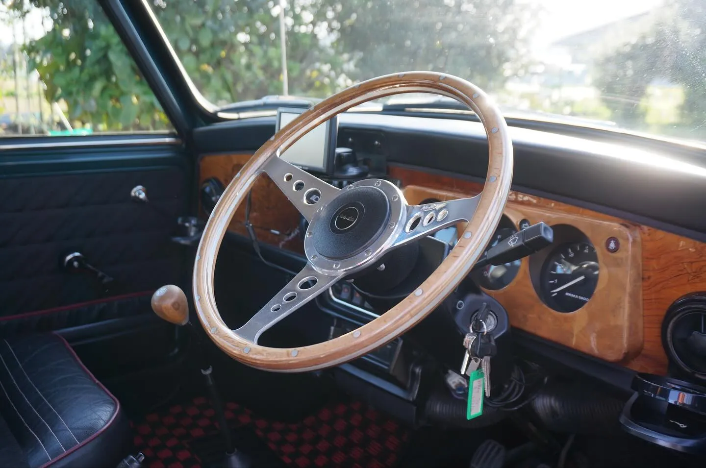 三重県松阪市の中古車販売店マーヴェリックカーズです‼️