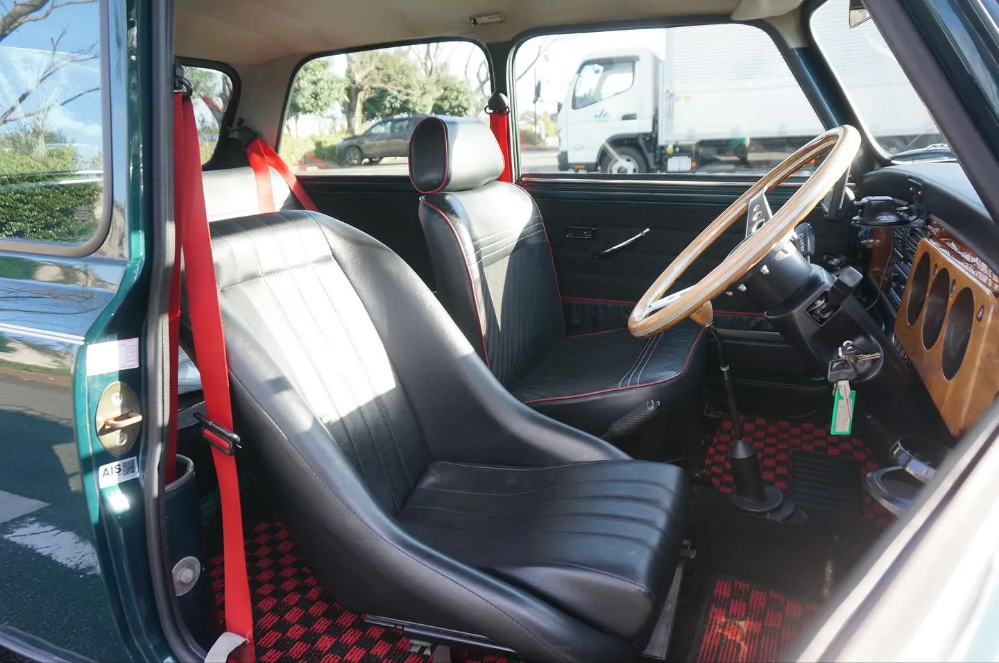 三重県松阪市の中古車販売店マーヴェリックカーズです‼️